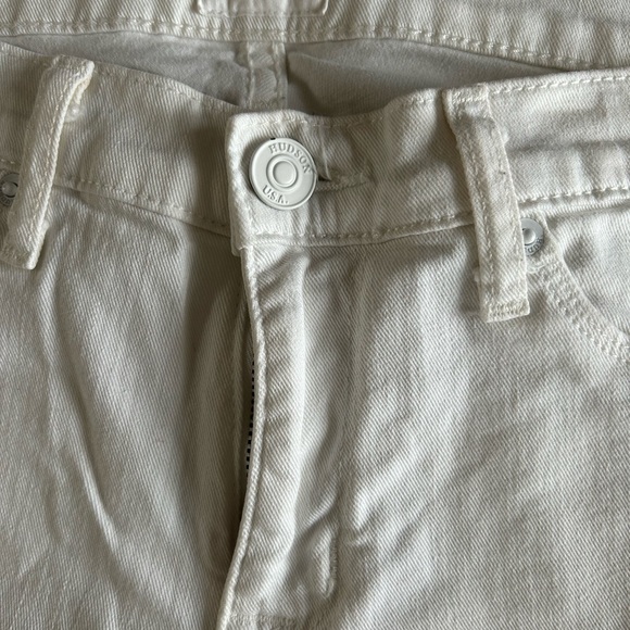 Mid rise Hudson white jeans. - Picture 5 of 7